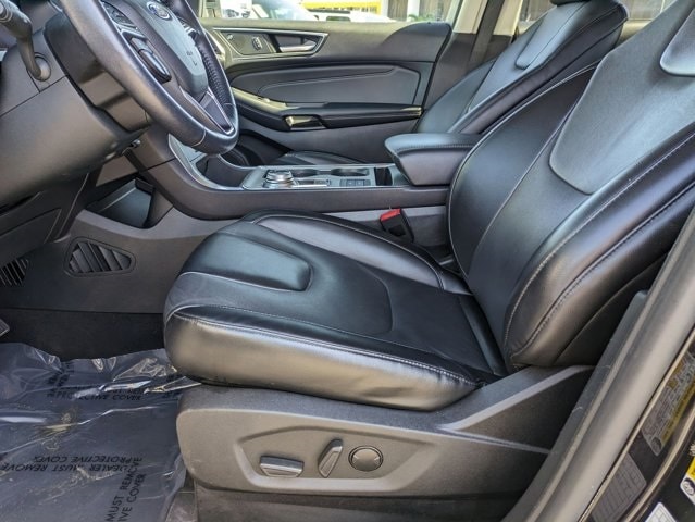 2022 Ford Edge Titanium 24