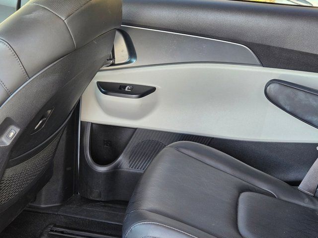 Thumbnail: 2024 Kia Carnival - 23