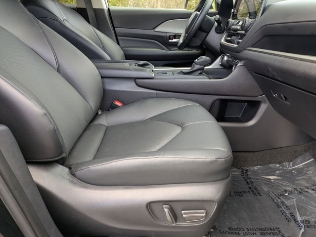 Thumbnail: 2025 Toyota Grand Highlander - 24