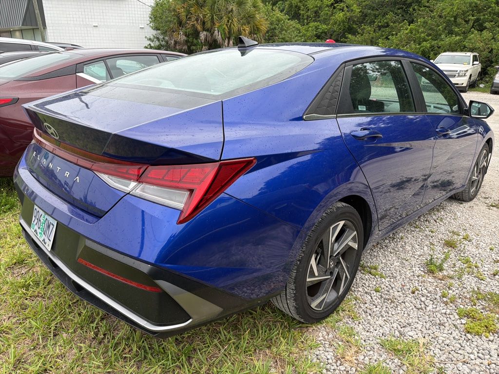 Thumbnail: 2025 Hyundai Elantra - 8