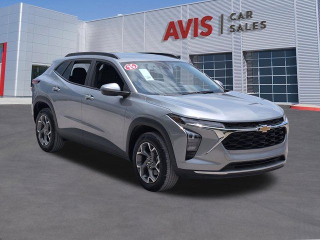 Thumbnail: 2025 Chevrolet Trax - 3