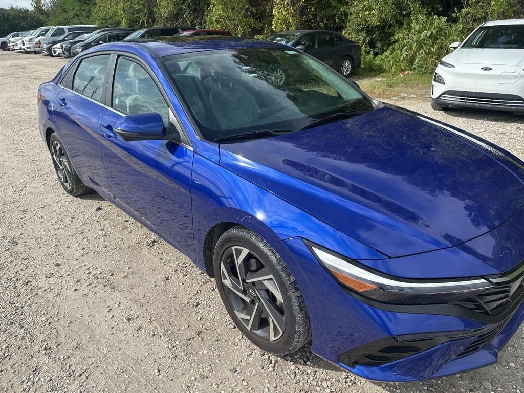 Thumbnail: 2024 Hyundai Elantra - 3