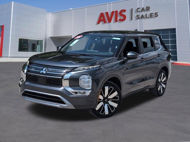 2025 Mitsubishi Outlander SE 2WD's photo