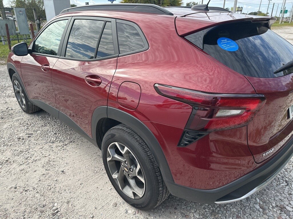 Certified 2025 Chevrolet Trax LT SUV