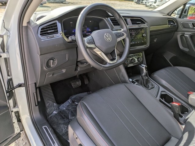 Thumbnail: 2024 Volkswagen Tiguan - 5