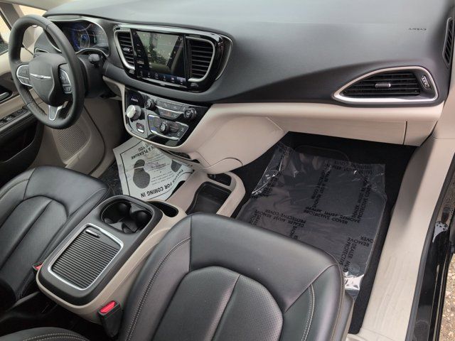 Thumbnail: 2024 Chrysler Pacifica - 31