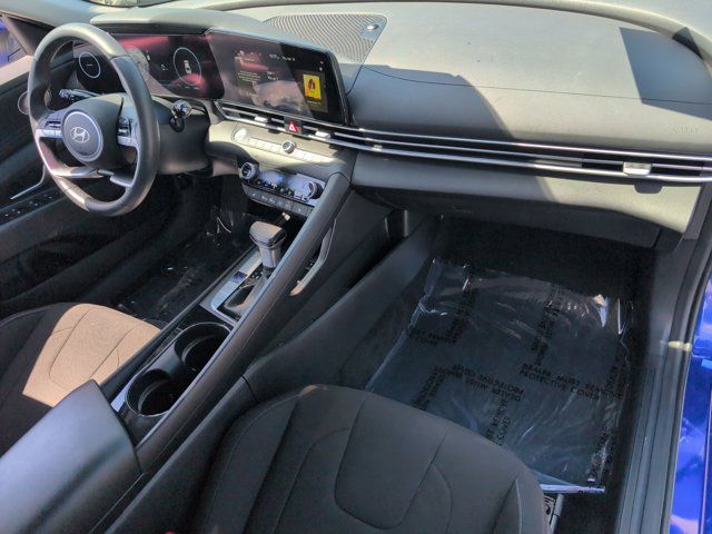 Thumbnail: 2025 Hyundai Elantra - 32