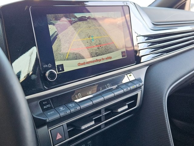 Thumbnail: 2025 Toyota Camry - 18