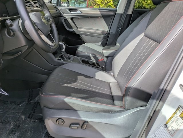 Thumbnail: 2024 Volkswagen Tiguan - 17