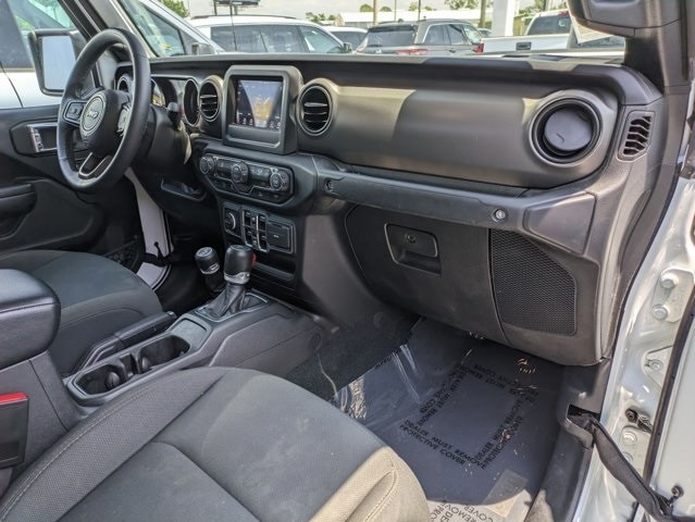 Thumbnail: 2023 Jeep Gladiator - 32