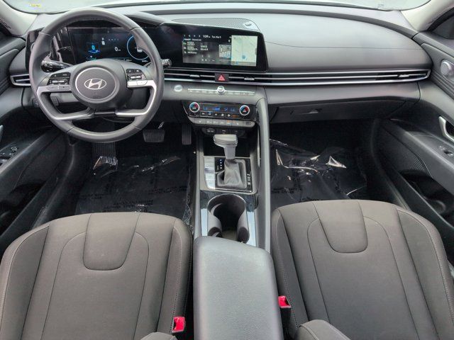 Thumbnail: 2025 Hyundai Elantra - 26