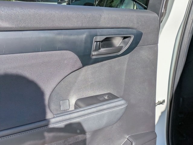 Thumbnail: 2024 Toyota Highlander - 21