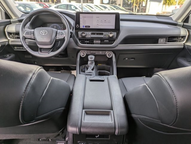 Thumbnail: 2025 Toyota Grand Highlander - 19