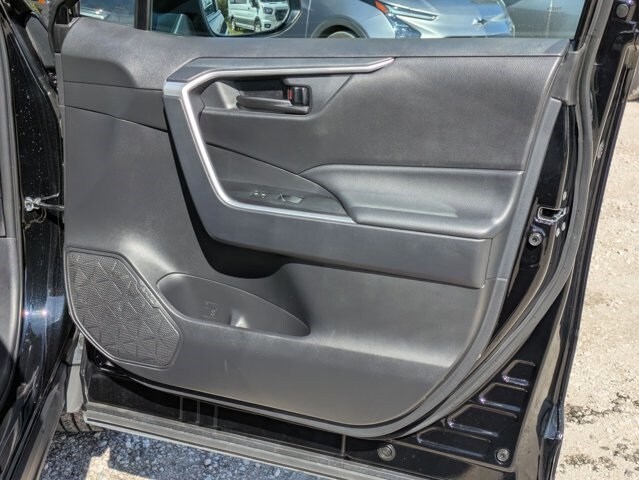 Thumbnail: 2025 Toyota RAV4 - 33