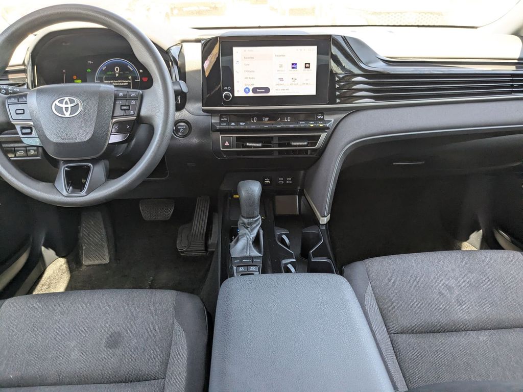 Thumbnail: 2025 Toyota Camry - 25