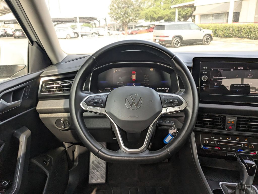 Thumbnail: 2025 Volkswagen Jetta - 24
