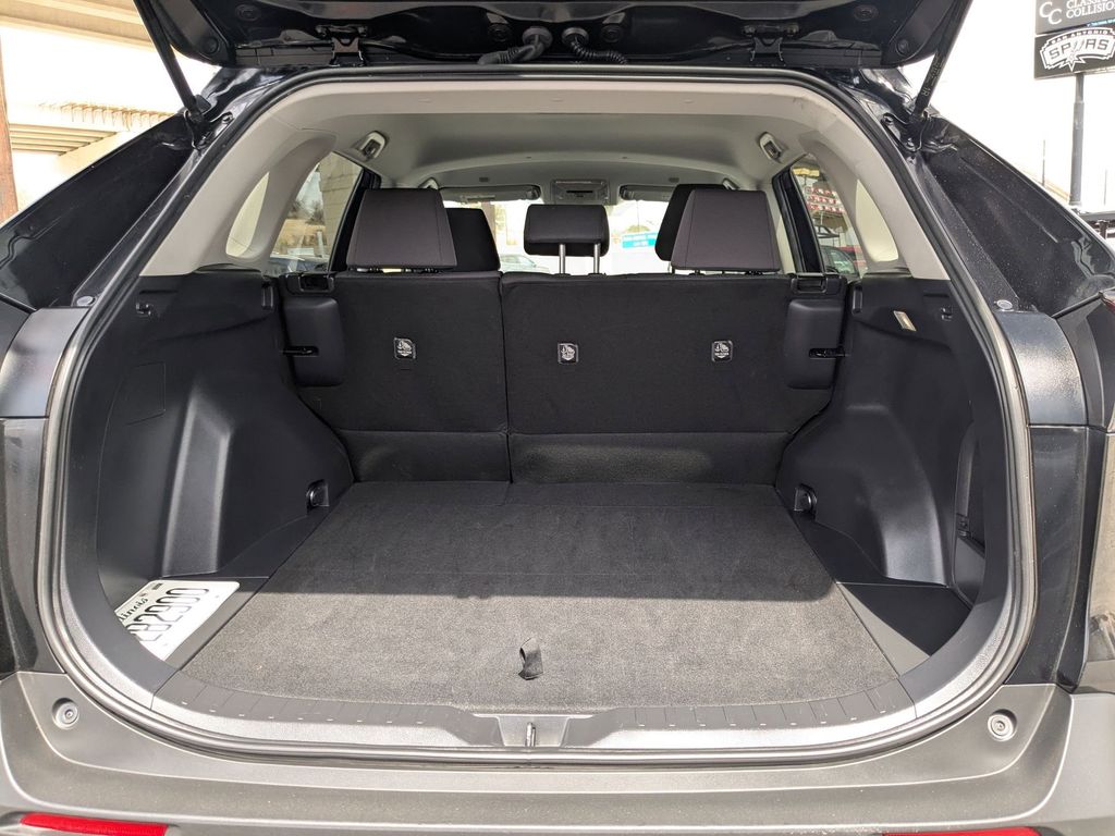 Thumbnail: 2025 Toyota RAV4 - 27