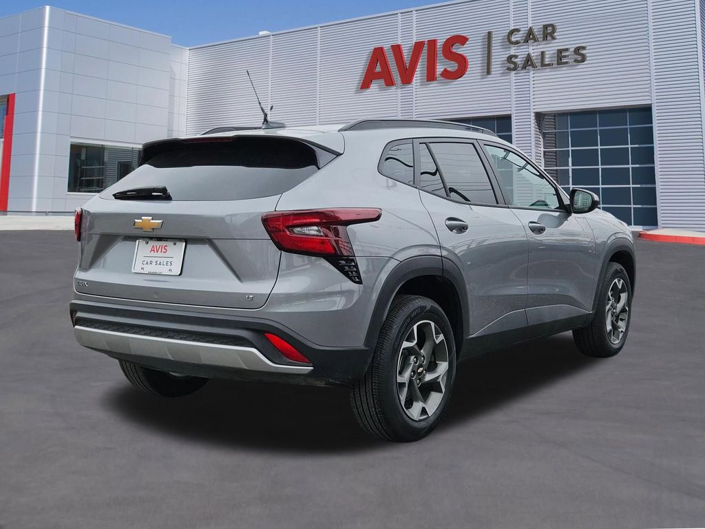 Thumbnail: 2025 Chevrolet Trax - 6