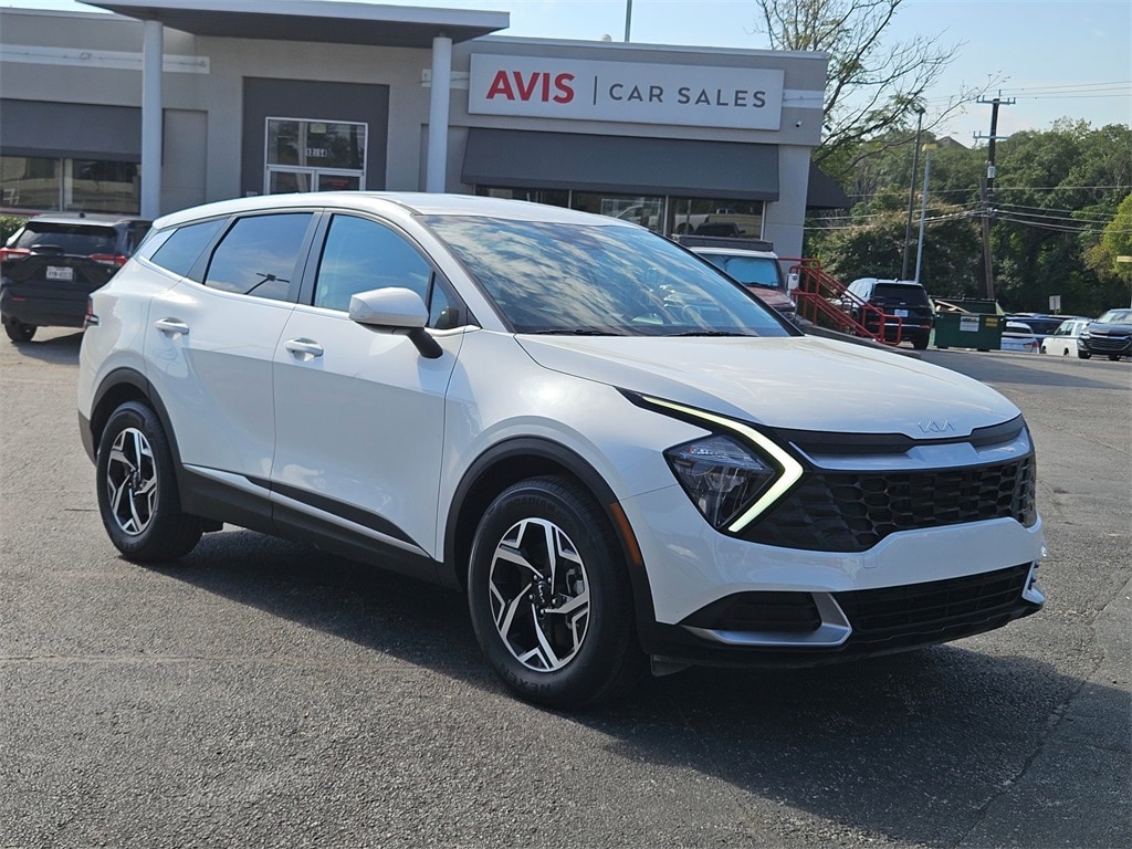 Thumbnail: 2023 Kia Sportage - 3