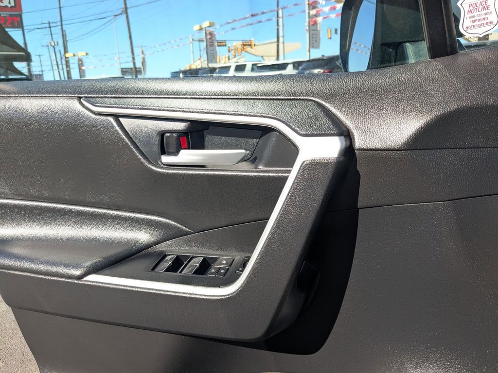 Thumbnail: 2025 Toyota RAV4 - 15