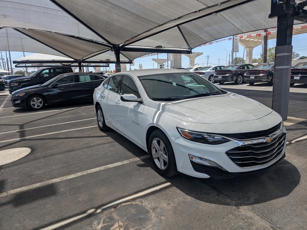 Thumbnail: 2024 Chevrolet Malibu - 6
