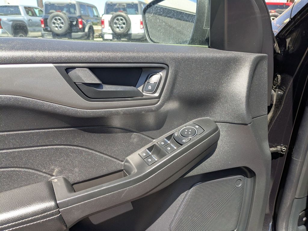 Thumbnail: 2025 Ford Escape - 15