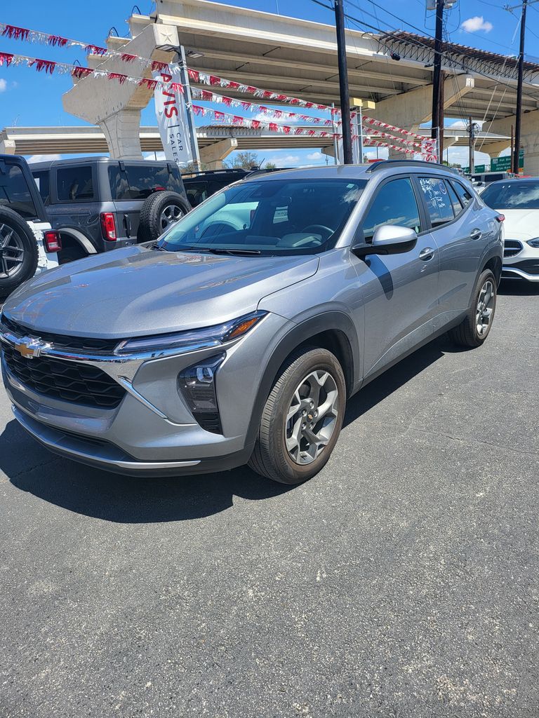 Thumbnail: 2025 Chevrolet Trax - 1