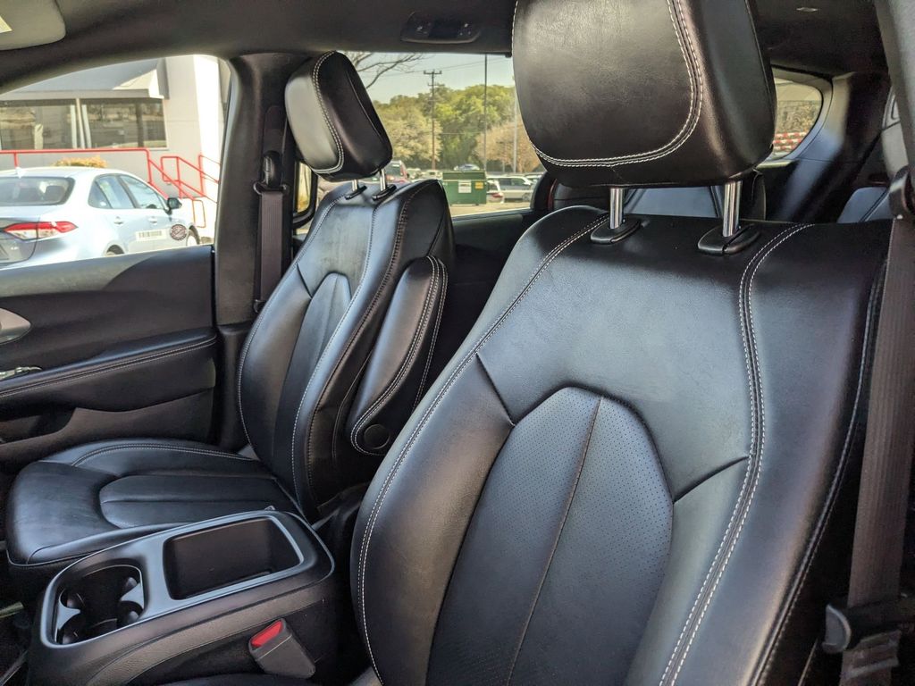 Thumbnail: 2025 Chrysler Pacifica - 13