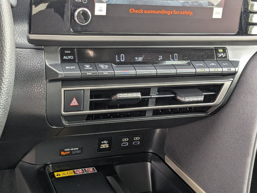 Thumbnail: 2025 Toyota Camry - 22