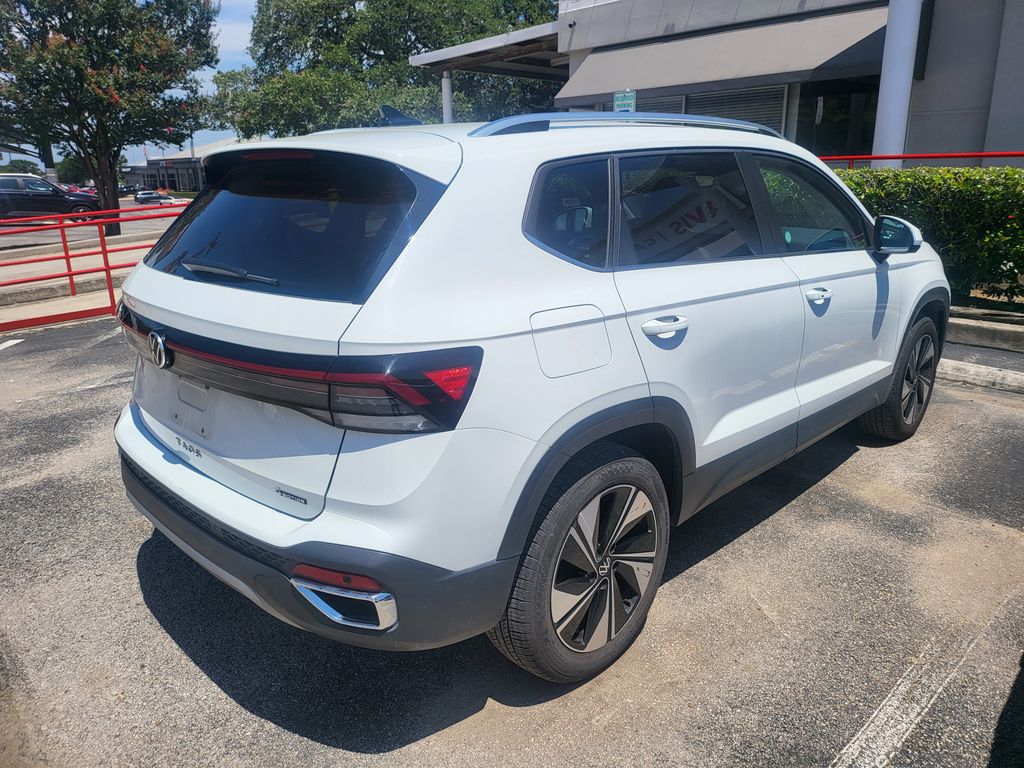 Thumbnail: 2025 Volkswagen Taos - 8