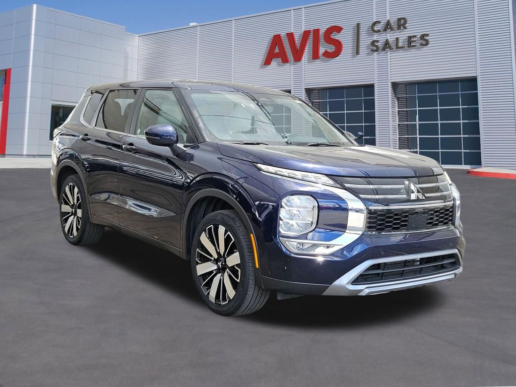 Thumbnail: 2025 Mitsubishi Outlander - 9