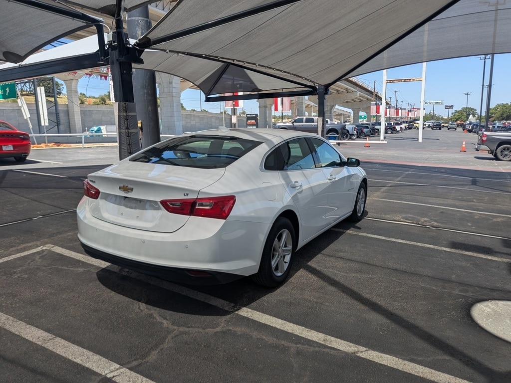 Thumbnail: 2024 Chevrolet Malibu - 7