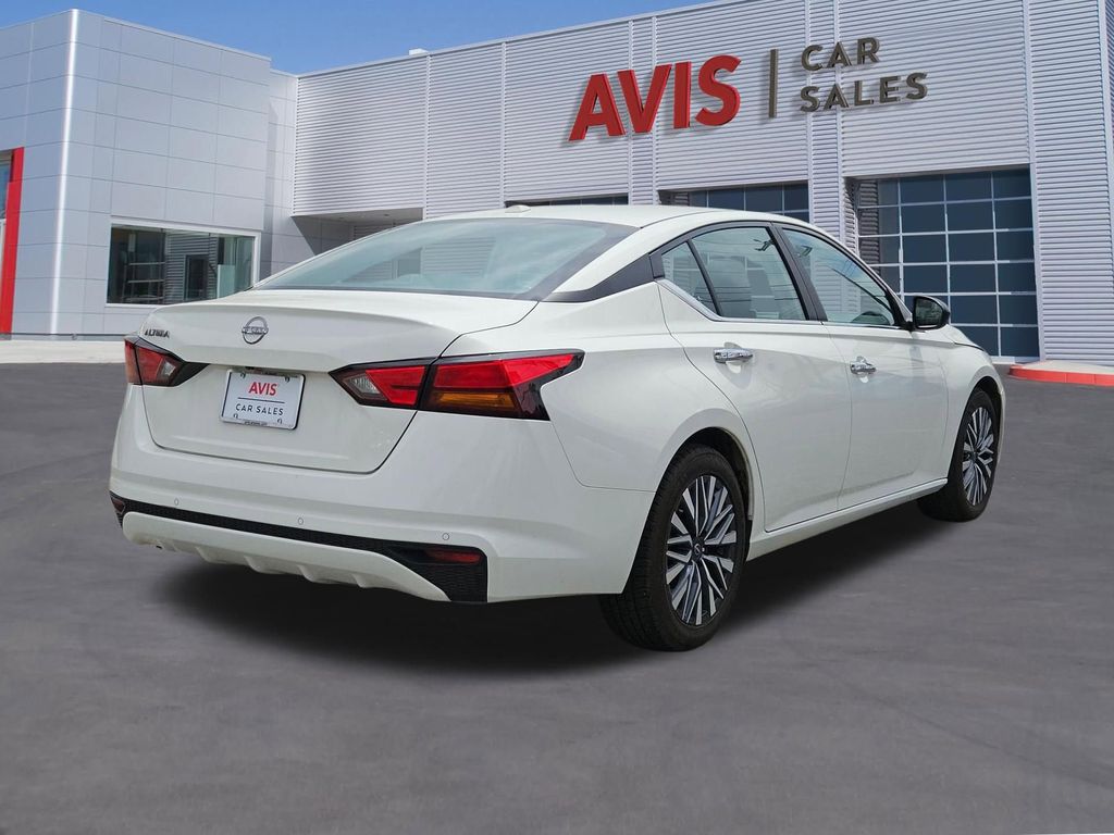 Thumbnail: 2025 Nissan Altima - 6