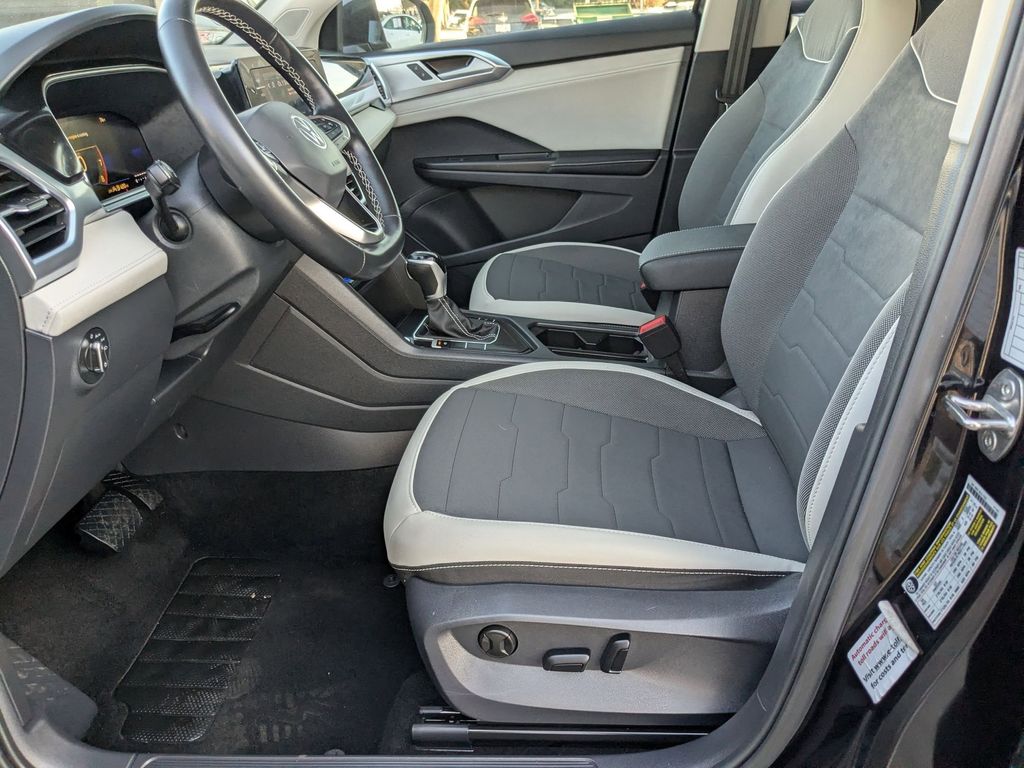 Thumbnail: 2025 Volkswagen Taos - 11