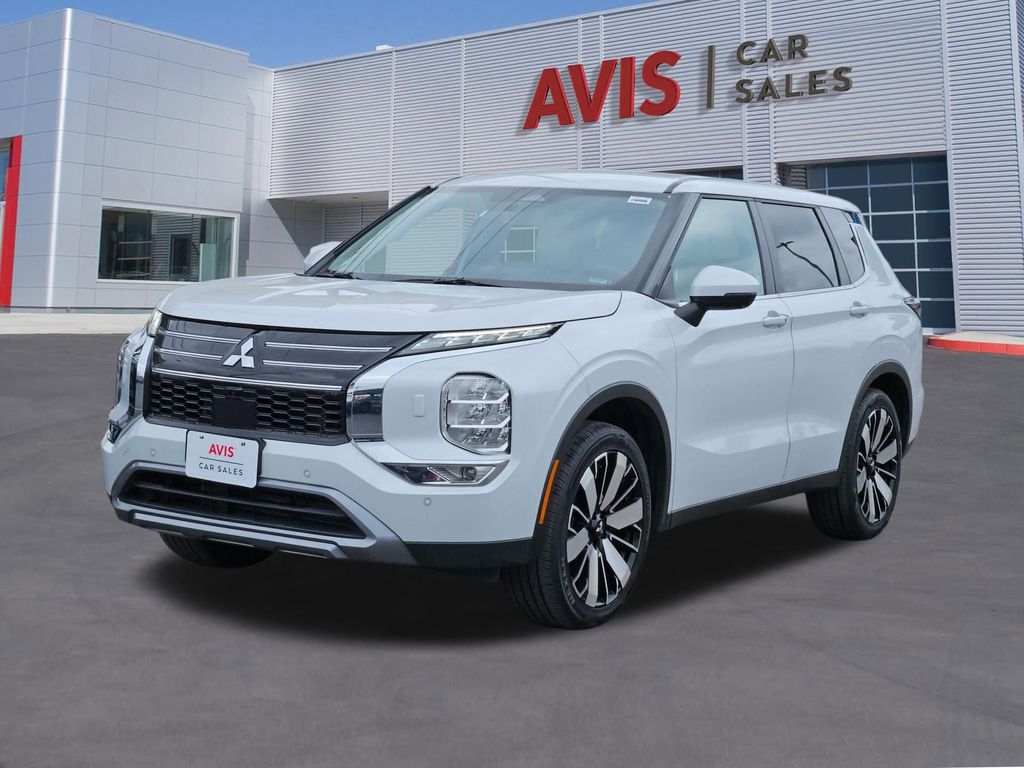 2025 Mitsubishi Outlander SE S-AWC's photo