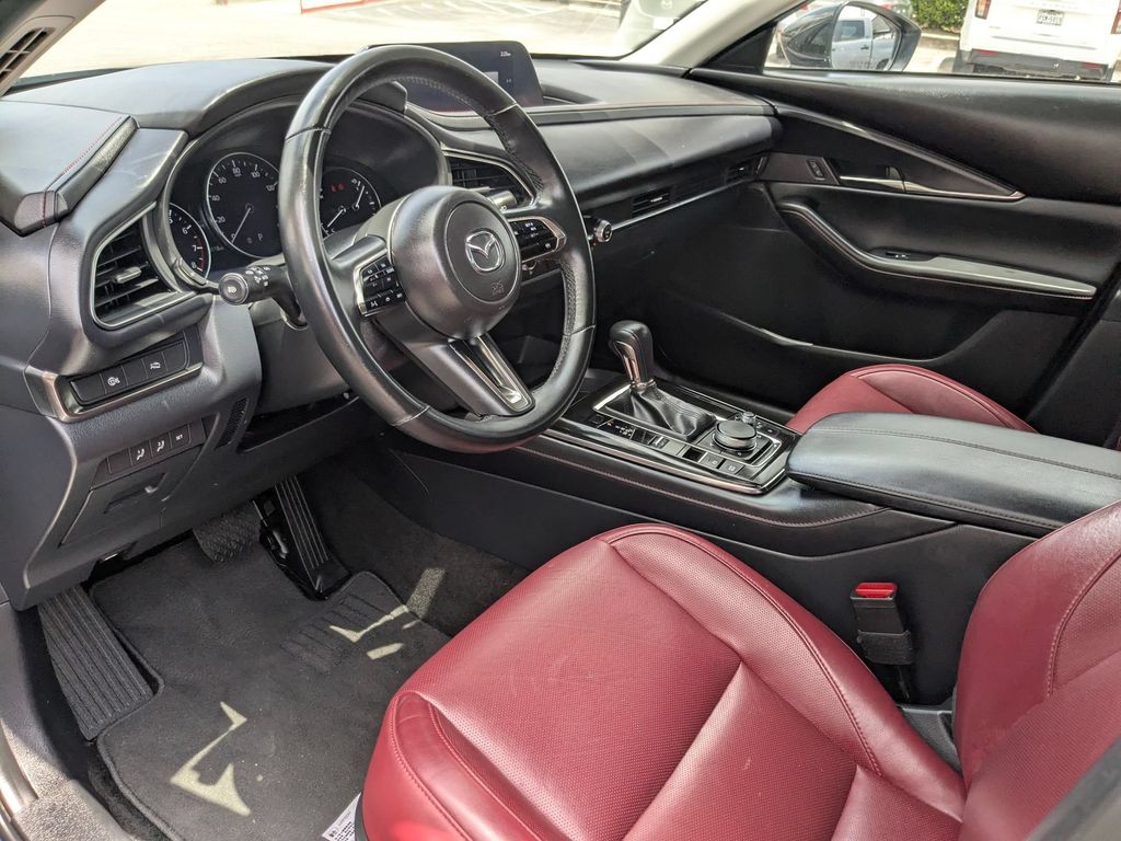 2025 Mazda CX-30 Carbon Edition - Photo 13
