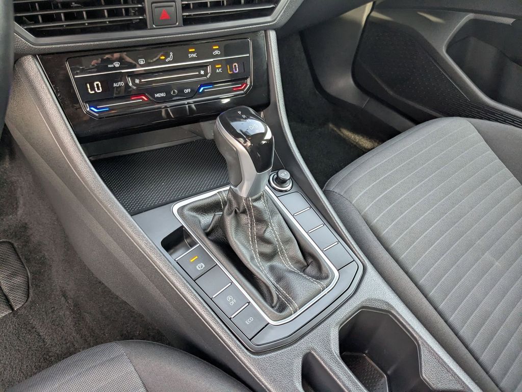 Thumbnail: 2025 Volkswagen Jetta - 21