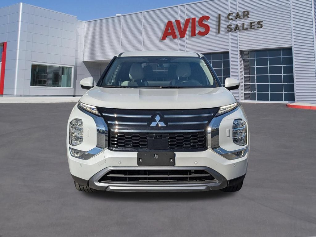 Thumbnail: 2025 Mitsubishi Outlander - 10