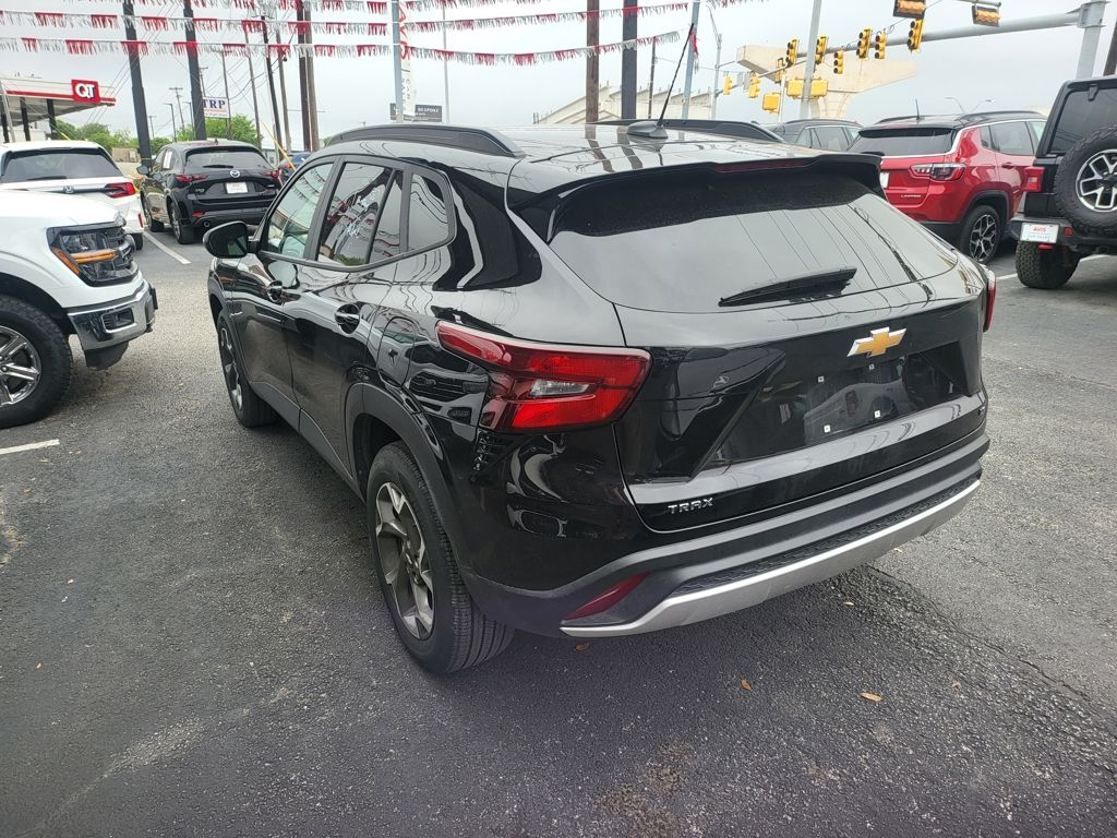 Thumbnail: 2025 Chevrolet Trax - 10