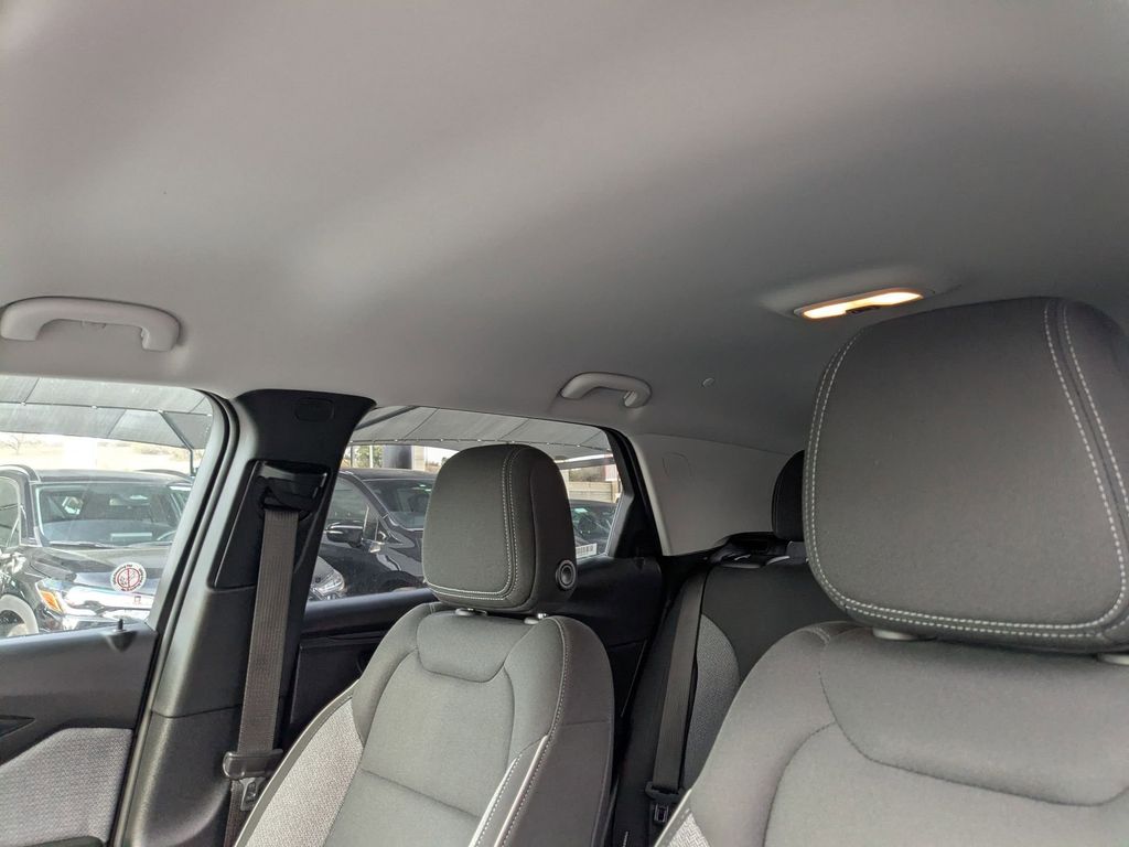 Thumbnail: 2025 Chevrolet TrailBlazer - 16