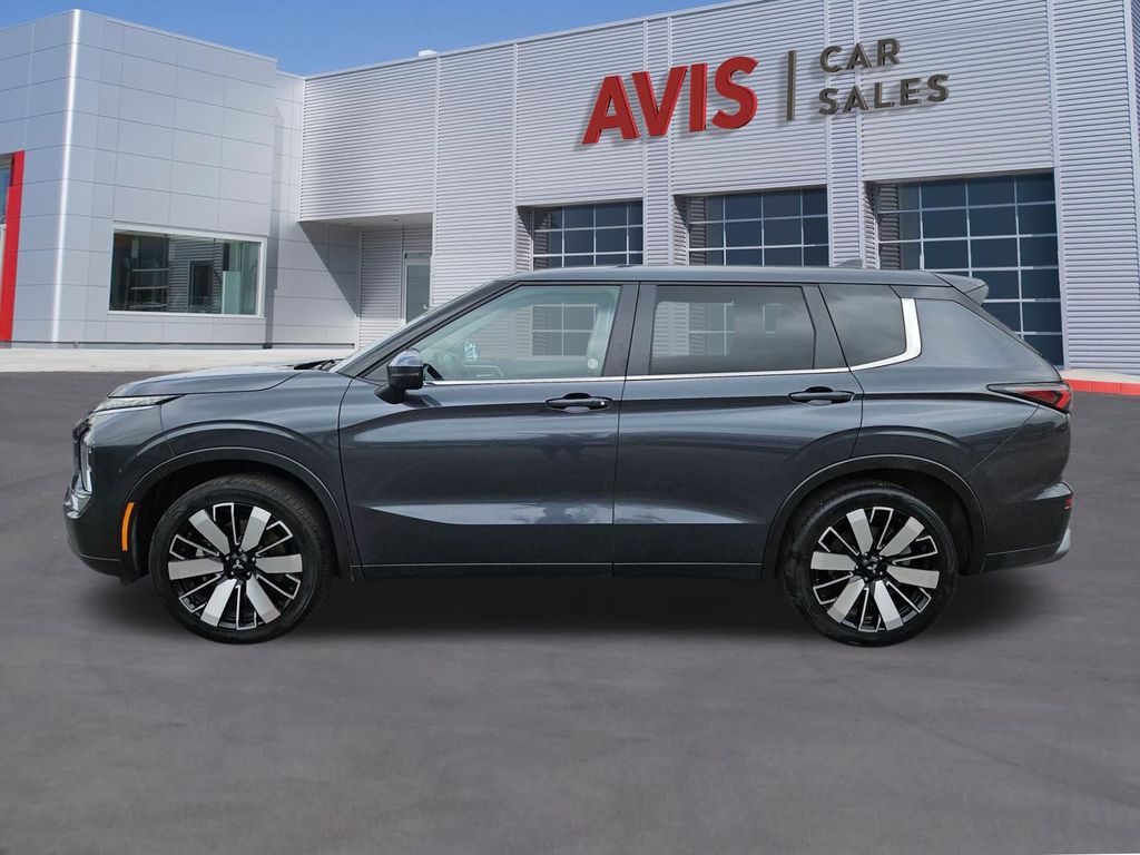 Thumbnail: 2025 Mitsubishi Outlander - 2