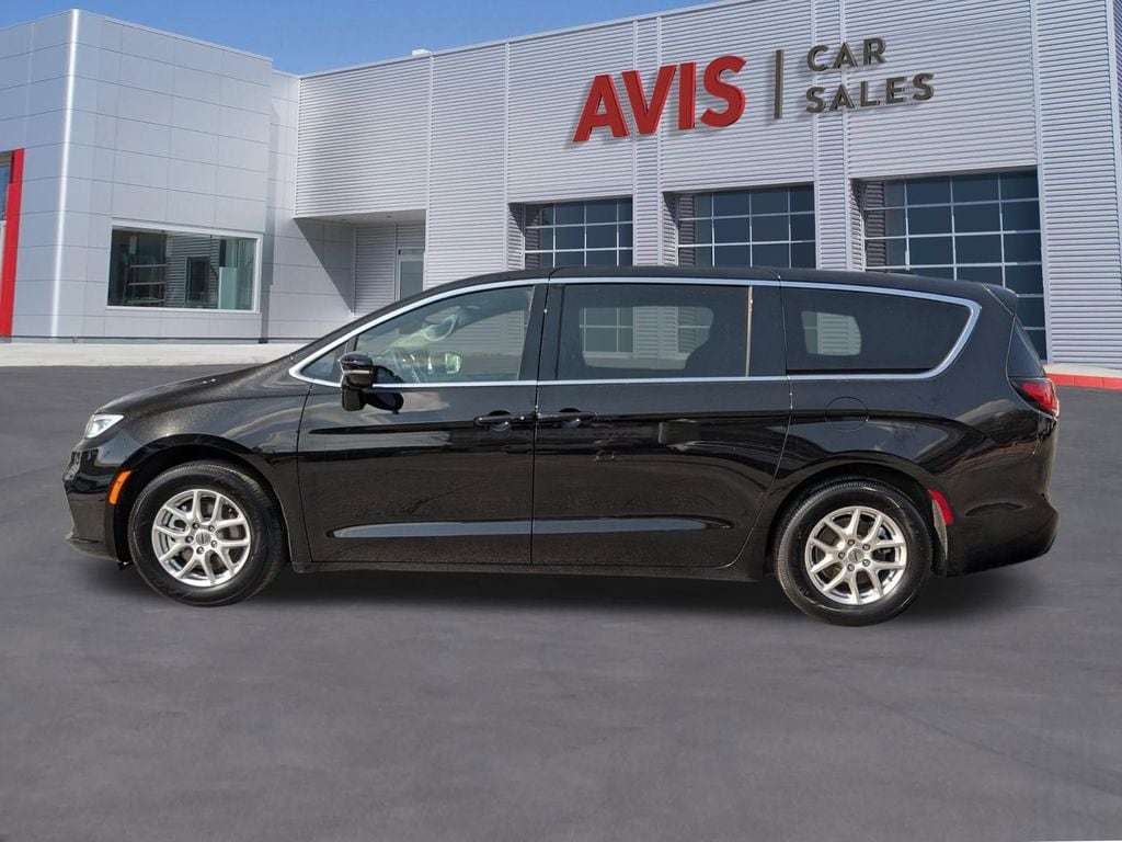 Thumbnail: 2025 Chrysler Pacifica - 2