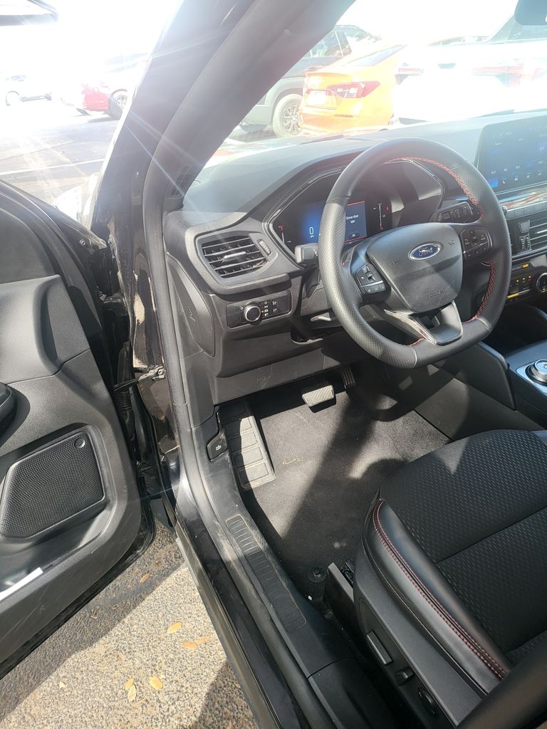 Thumbnail: 2025 Ford Escape - 3