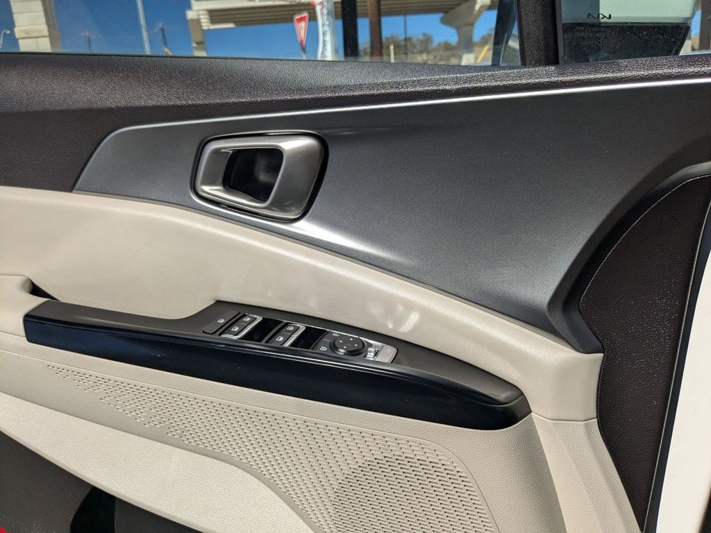 Thumbnail: 2024 Kia Carnival - 15