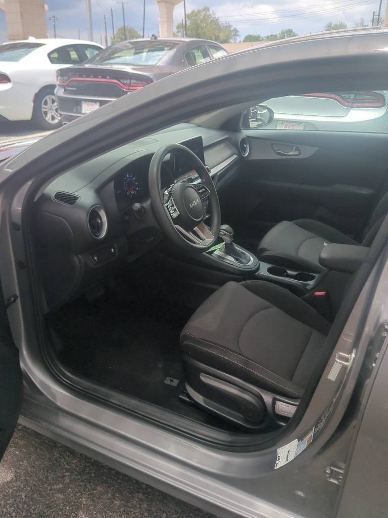 Thumbnail: 2024 Kia Forte - 4