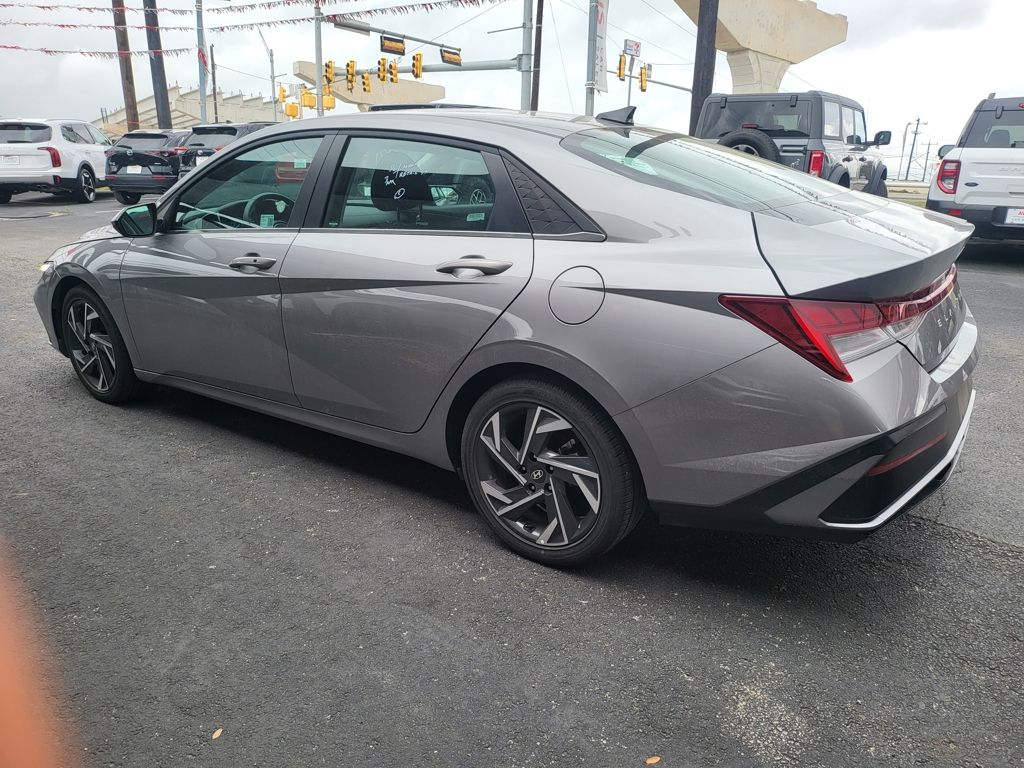 Thumbnail: 2025 Hyundai Elantra - 13