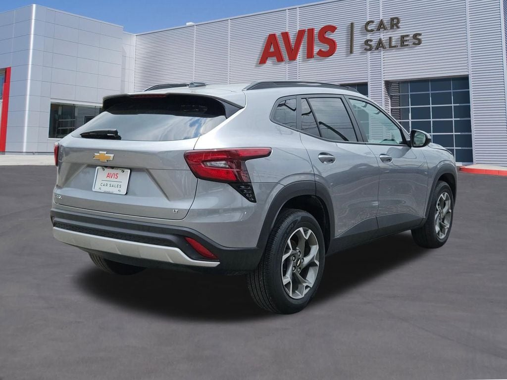 Thumbnail: 2025 Chevrolet Trax - 6