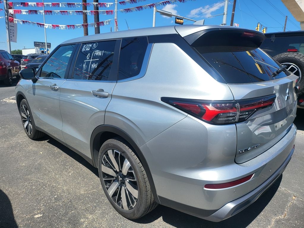 Thumbnail: 2025 Mitsubishi Outlander - 7