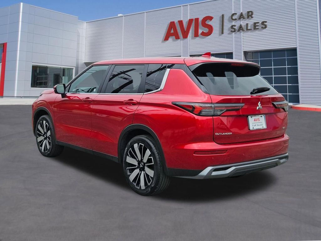 Thumbnail: 2025 Mitsubishi Outlander - 3