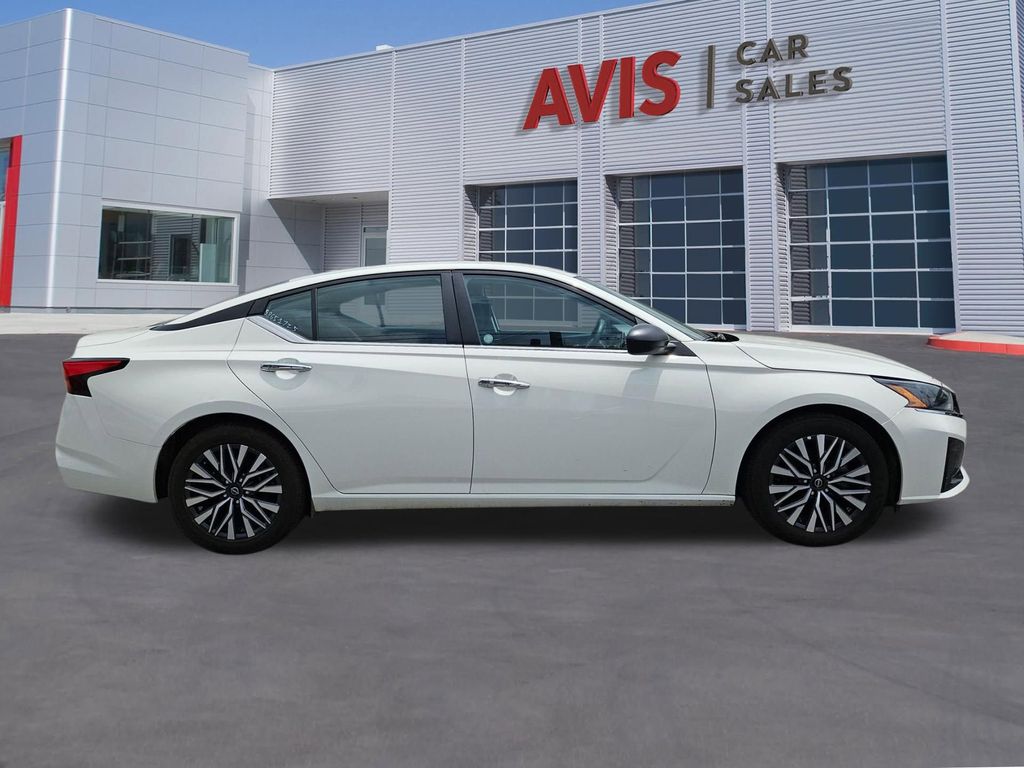 Thumbnail: 2025 Nissan Altima - 7